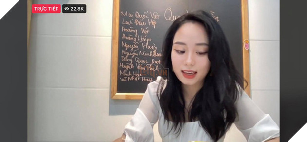 Phỏng vấn cực nhanh cô giáo Vật lý đang HOT nhất cõi mạng: Có profile đỉnh, xem ảnh ngoài đời phát mê! - Ảnh 2.