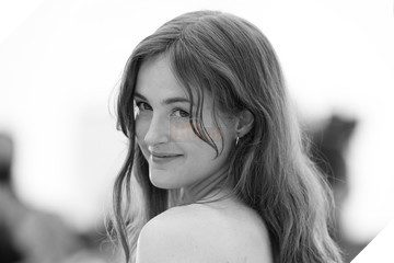 Vẻ đẹp đầy quyến rũ và gợi cảm của nữ diễn viên vừa giành giải Cành cọ vàng 2