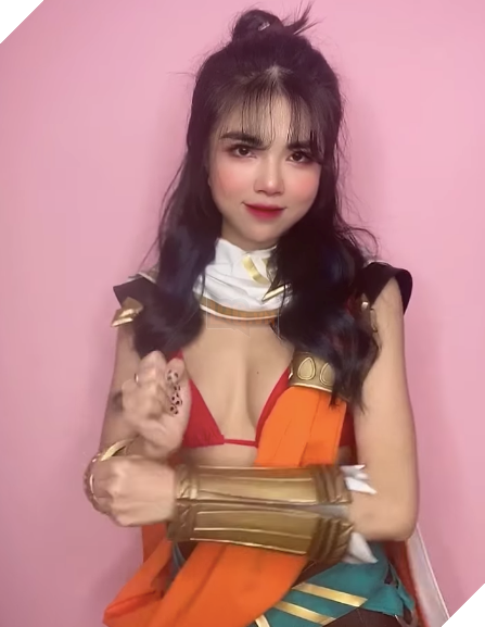 LMHT: Game thủ phát sốt với vị tướng Akshan phiên bản nữ do nữ MC Mai Dora hóa thân thành 3