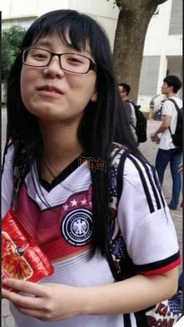 Xuất hiện ảnh thời con trẻ của cô giáo Minh Thu khiến cư dân mạng được một phen bàng hoàng 2