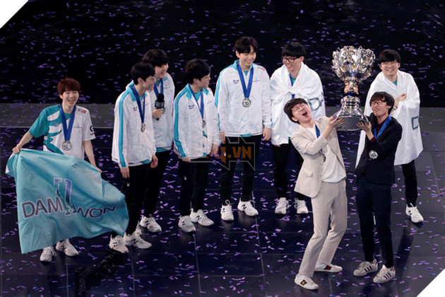 LMHT: HLV Daeny bất ngờ quay trở lại mái nhà DWG KIA sau những lùm xùm với T1 2