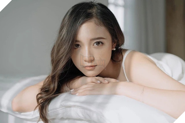 Nữ MC Liên Quân Mobile bị hack Facebook khi đang stream, quyết tâm không khuất phục hacker