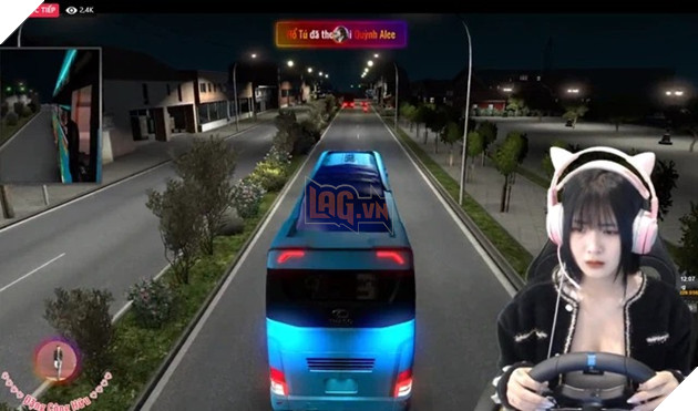 Ngủ quên trên sóng stream, cô nàng streamer xinh đẹp nhận mưa lời khen từ người xem