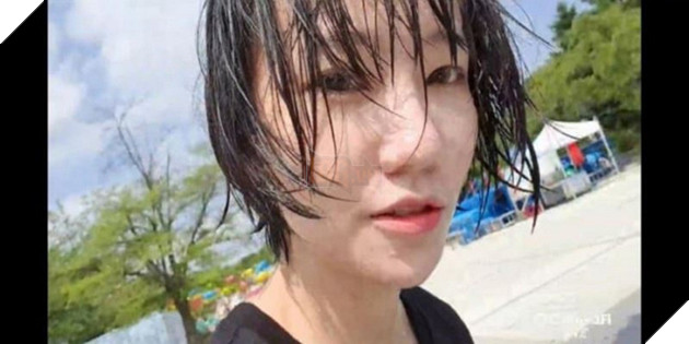 Bị sóng đánh trôi hết lớp make-up, nữ streamer lộ mặt mộc khiến fan hoảng hồn 5