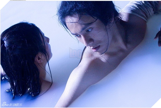 Nhìn lại những cảnh nóng để đời của Triệu Vy sau loạt scandals bê bối đời tư  2