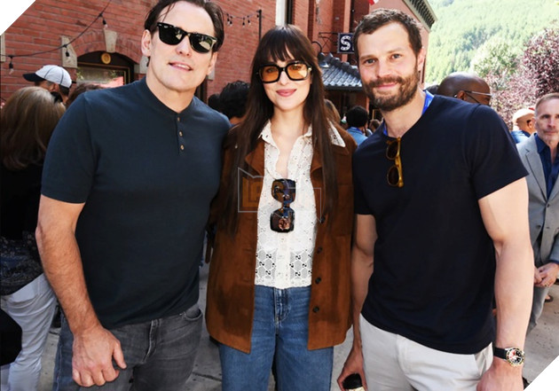 Cặp đôi phim 18+ 50 sắc thái tái hợp sau nhiều năm xảy ra mâu thuẫn 