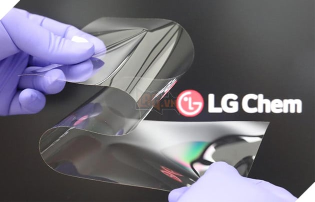 LG đã tạo ra một màn hình có thể gập lại mới, cứng như kính và giảm nếp nhăn