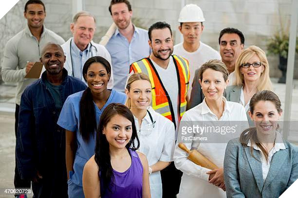 Cười bể bụng trước loạt ảnh stock của ngôi sao Shang-Chi trước khi nổi tiếng 5