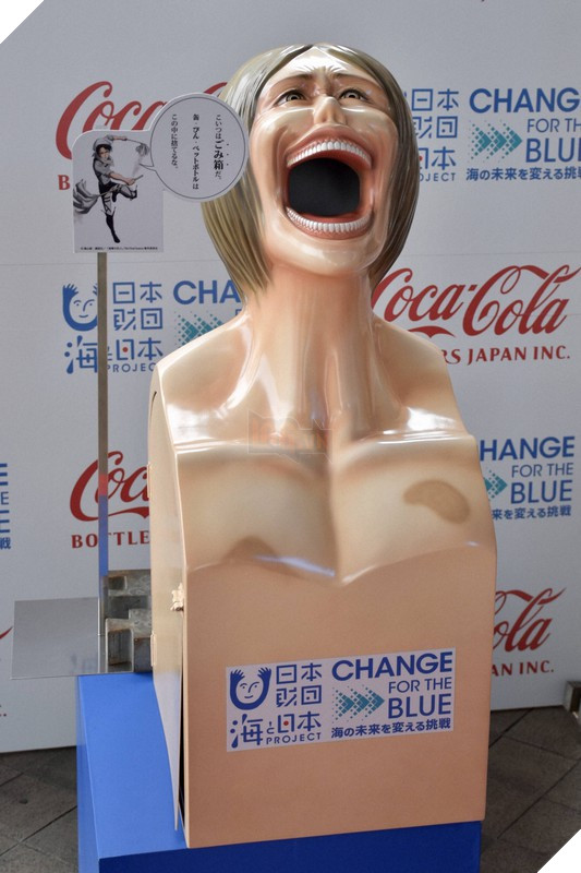 thùng rác attack on titan