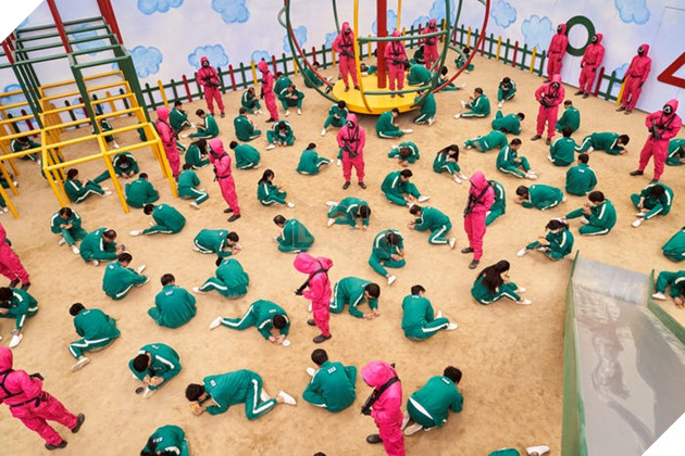 Giải mã hai màu sắc chủ đạo đỏ-xanh trong Squid Game  2