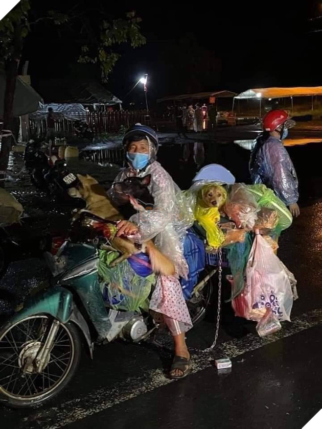  
Gia đình nhỏ đã về tới Cà Mau an toàn (Ảnh: Ở nhà vui thấy bà)