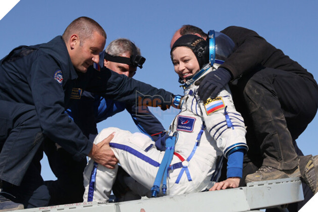 Đoàn làm phim quay phim ngoài không gian của Nga đã trở về an toàn