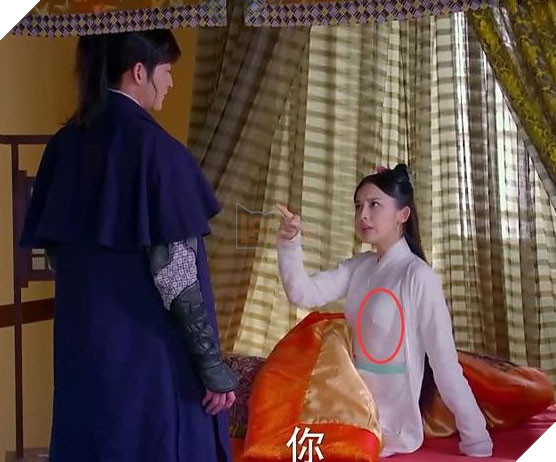 Mỹ nhân Tân Cương bị netizen xứ Trung ném đá bởi những lần quên áo lót khi đóng phim cực phản cảm 3