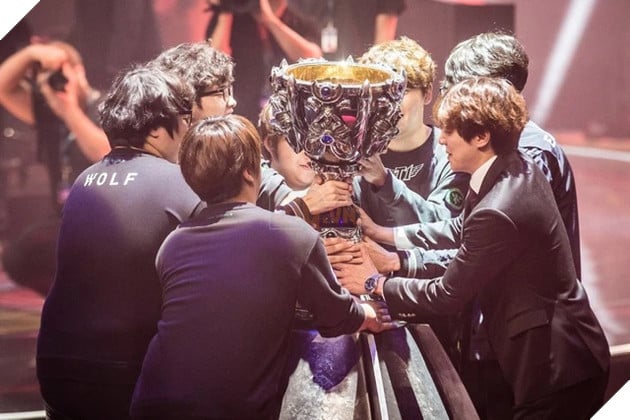 LMHT: Với 9 chiến thắng liên tiếp, DWG KIA đang trên con đường xô đổ kỷ lục của SKT T1 ngày trước 2