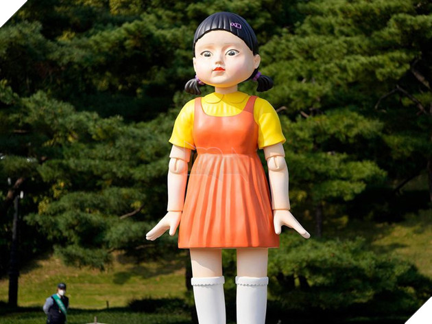 Búp bê từng gây ám ảnh trong Squid Game đã có mặt tại Seoul 3