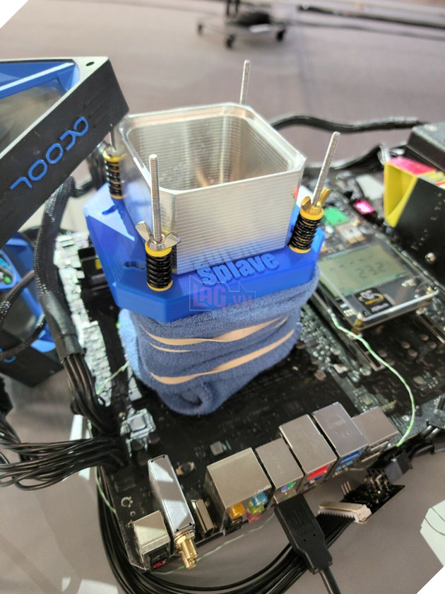 Intel Core i9-12900K được ép xung lên 6,8 GHz, phá vỡ một số kỷ lục thế giới 2