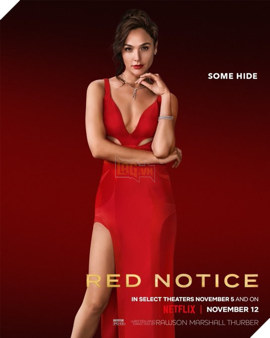 Nhìn lại loạt ảnh quyến rũ, gợi tình của mỹ nhân Wonder Woman trong bom xịt Red Notice 2