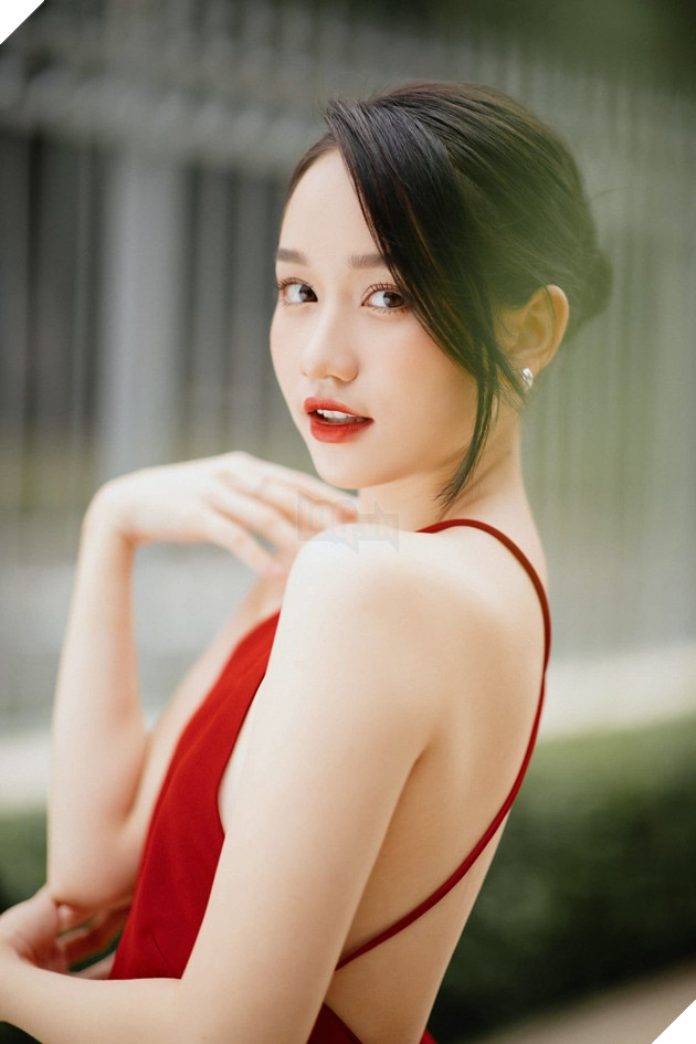 Hết bị tố mắc bệnh ngôi sao, nàng thơ của Mắt biếc bị doạ kiện