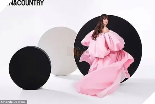 Mỹ nhân bom sex 18+ 50 sắc thái Dakota Johnson khoe dáng sexy trong bộ ảnh tạp chí mới 5