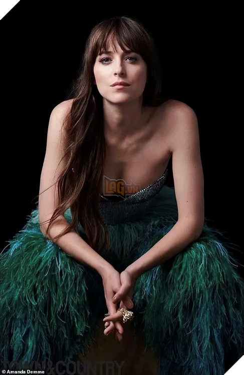 Mỹ nhân bom sex 18+ 50 sắc thái Dakota Johnson khoe dáng sexy trong bộ ảnh tạp chí mới 7