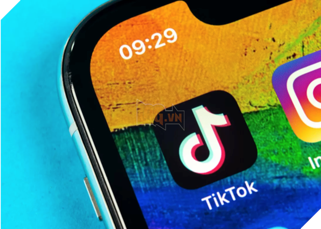 Người kiểm duyệt trên TikTok bị trầm cảm đã kiện công ty sau khi xem nhiều video kinh dị 2