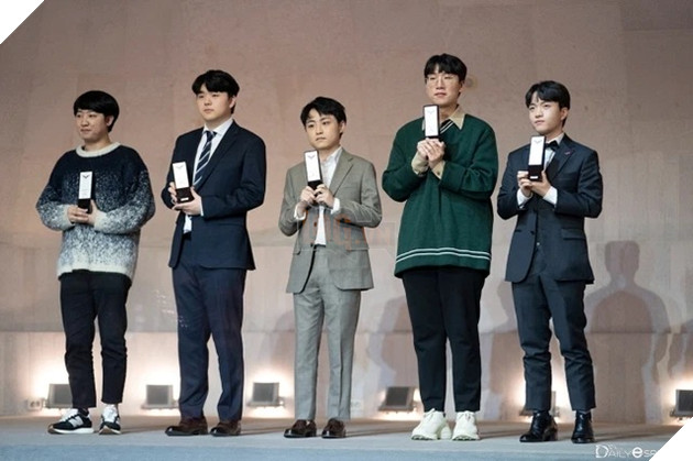 Photo of DK thống trị tại giải thưởng LCK Awards 2021, T1 cũng góp mặt với Faker và Keria