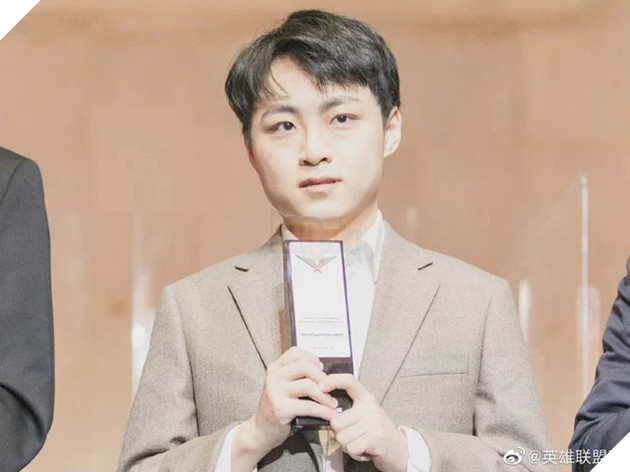 DK thống trị tại giải thưởng LCK Awards 2021, T1 cũng góp mặt với Faker và Keria 2