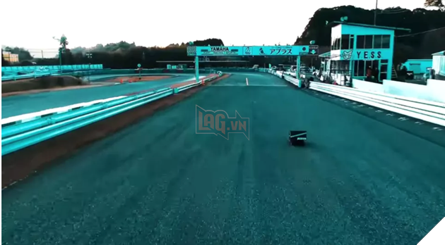 'PC nhanh nhất thế giới' đạt 100 MPH, được trang bị Core i9-12900K và RX 6900 XT 3