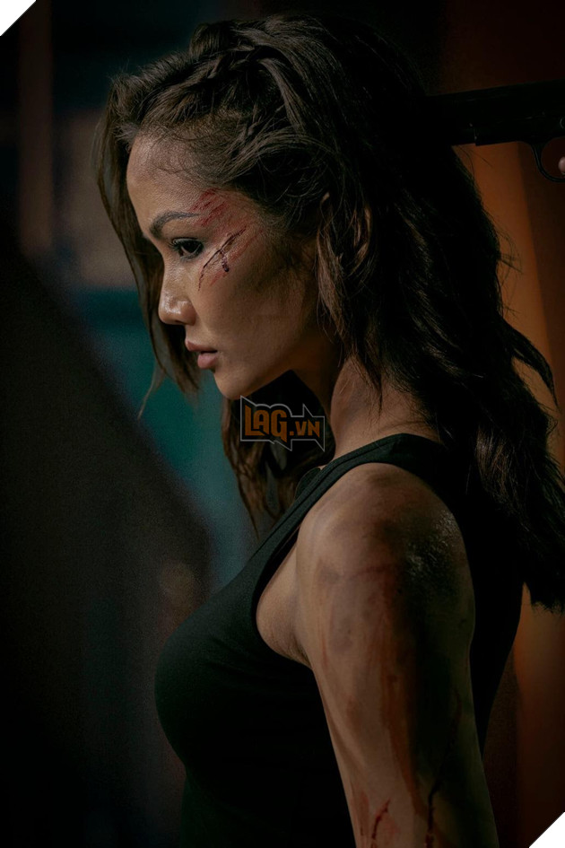 Tạo hình vừa ngầu vừa sexy của nàng hậu H'Hen Niê trong bộ phim đầu tay