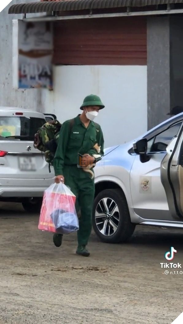 Xuất ngũ mang về cả mèo lẫn chó, những anh bộ đội chiếm trọn cảm tình của cư dân mạng 2