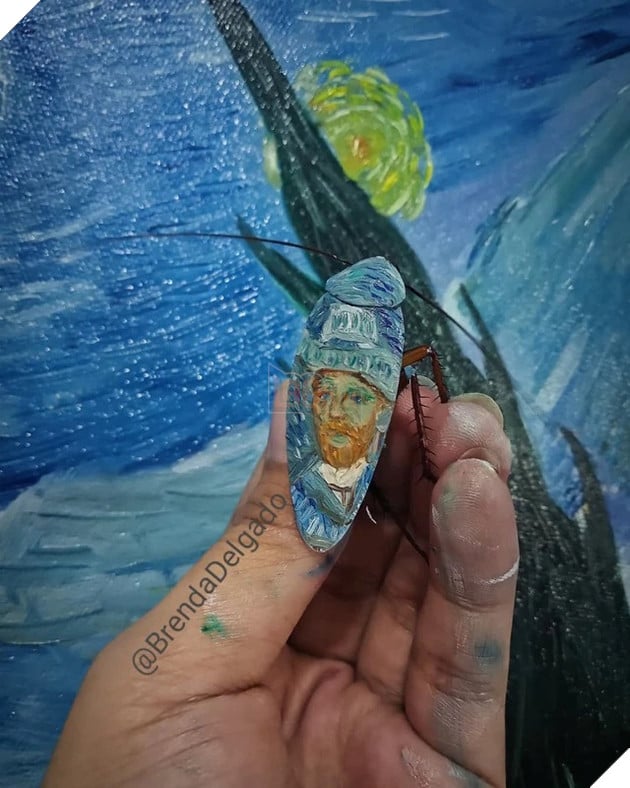 Nữ họa sĩ khiến cộng đồng mạng sốc tận óc khi vẽ các tác phẩm nghệ thuật lên...xác gián 2