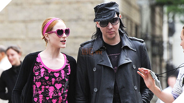 Nữ diễn viên bất ngờ tiết lộ chuyện bị cưỡng bức khi quay MV 2