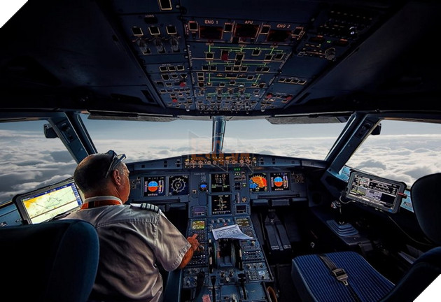 Phi công Pakistan từ chối bay tiếp sau khi hạ cánh khẩn cấp với lý do hết ca làm việc  3