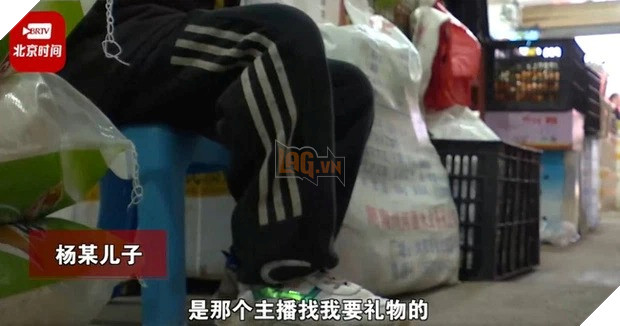 Game thủ nhí tiêu toàn bộ số tiền buôn bán của gia đình để donate cho những nữ streamer nóng bỏng 2