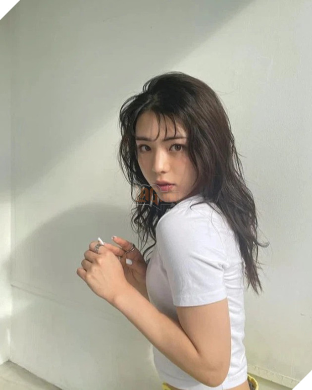 Cộng đồng không khỏi bàng hoàng khi biết danh tính thật sự của Nữ thần xinh đẹp Nhật Bản 4