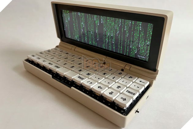 Máy tính siêu nhỏ tự chế này được trang bị cả bàn phím cơ độc đáo