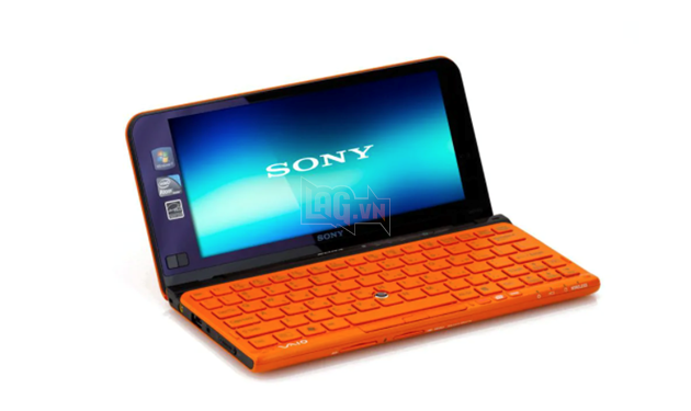 Máy tính siêu nhỏ tự chế này được trang bị cả bàn phím cơ độc đáo 4