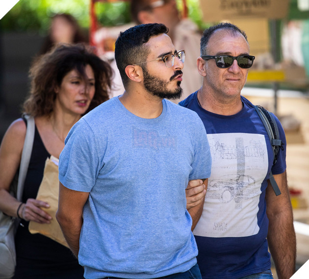 Netflix làm phim về soái ca chuyên là ông trùm chăn rau trên Tinder 3