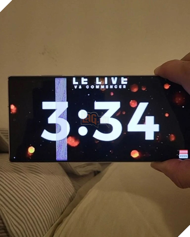 Người dùng Galaxy S22 Ultra tá hoả khi gặp lỗi lạ trên màn hình  2