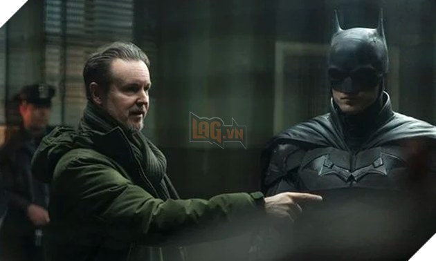 Nam diễn viên The Batman chia sẻ về việc Warner Bros. không cho Penguin hút thuốc lá