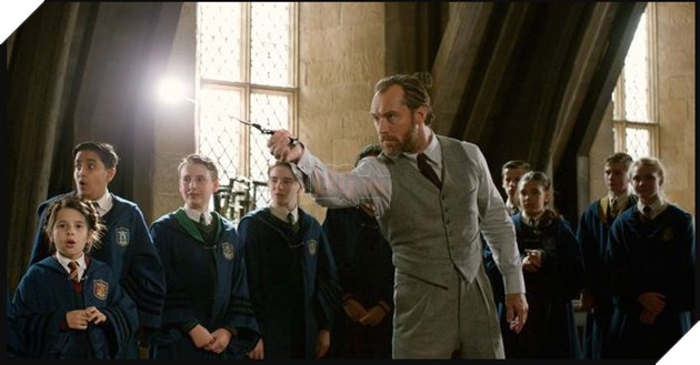 Fantastic Beasts 3 tung trailer hoành tráng về trận chiến phép thuật đầy khốc liệt 3