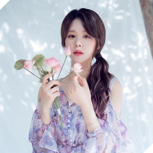 Nữ streamer xinh đẹp chính thức quay trở lại sau một thời gian dài lẩn trốn những kẻ quấy rối