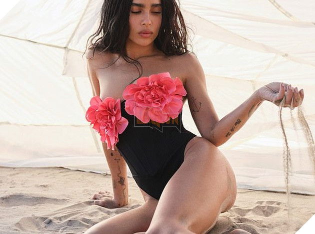 Nhan sắc nóng bỏng đời thực của nàng Catwoman trong The Batman 2022 10