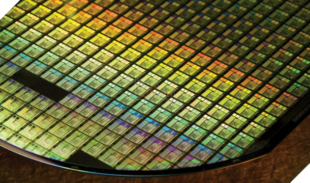 Bị tấn công toàn diện, Ukraine tạm dừng một nửa sản lượng neon trên thế giới dùng cho sản xuất chip