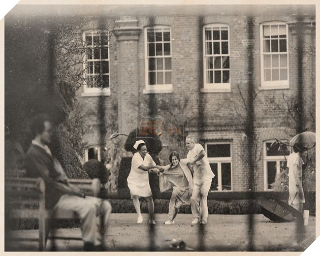 Tổng hợp toàn bộ những bức ảnh vạch ra kế hoạch của Riddler trong The Batman 9