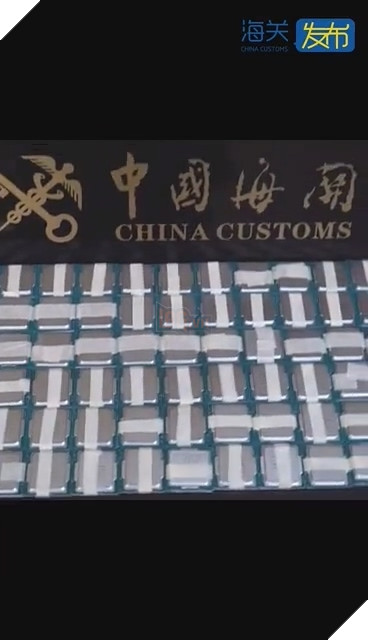 Quấn 160 CPU và 16 điện thoại gập lên người để buôn lậu nhưng không qua mặt được hải quan Trung Quốc 5