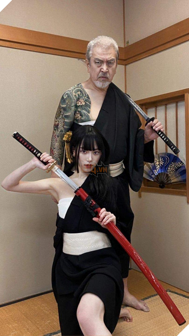 Nữ cosplay-er trẻ tuổi khiến cư dân mạng hào hứng khi cosplay cùng với người bố của mình 2