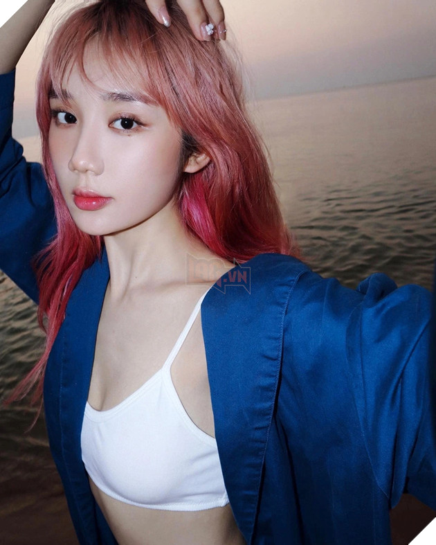 Mina-young kích động cộng đồng người hâm mộ khi đăng ảnh bikini mỗi năm một lần