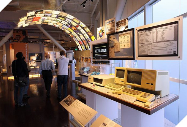 Bảo tàng Máy tính tư nhân tại Mariupol bị phá hủy, bay màu hơn 500 vật phẩm xưa đầy giá trị