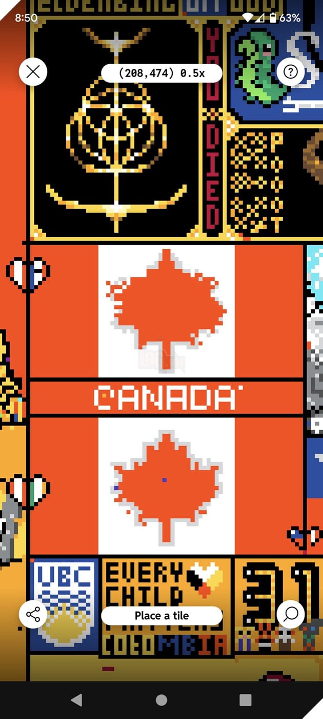 Trong khi cờ Việt Nam xuất hiện đẹp đẽ trên r/Place thì cờ Canada bị phá trông nham nhở vô cùng 5